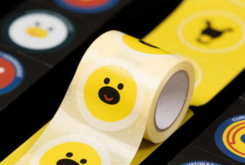 Revolusjoner din selvklebende etikettarbeidsflyt ved å bruke avansert laserkontrollsystem